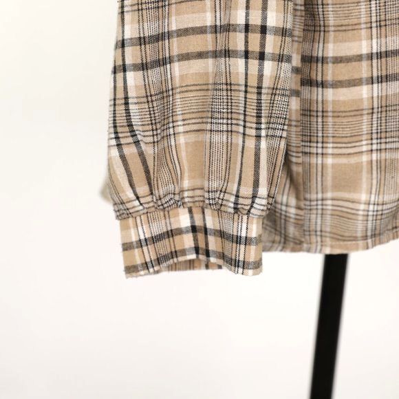 Ctassic Fashion Plaid Button Down Top - Picture 6 of 6